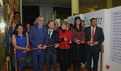 Inauguran exposición altruista Encuentro, de la poesía al lienzo